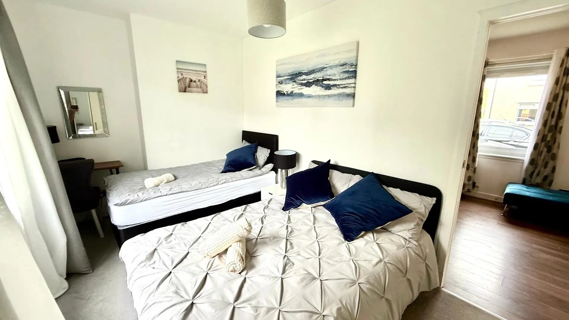 South Gyle House - Superfast Wifi And Free Parking - 7 Minutes To Edinburgh Airport Vila Casa de Férias